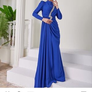 Hennin Offical evening gown Turkish size 42 equivalent to size (12) large here.